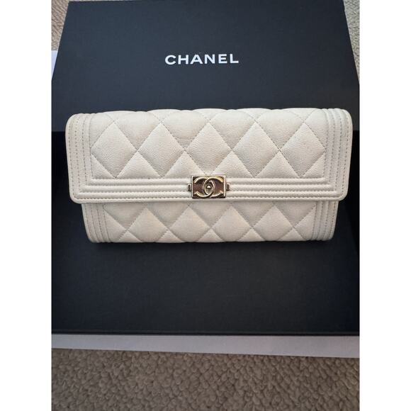 Chanel Boy Cream Beige Gold Tone Long Quilted Wallet W/box - Picture 1 of 14